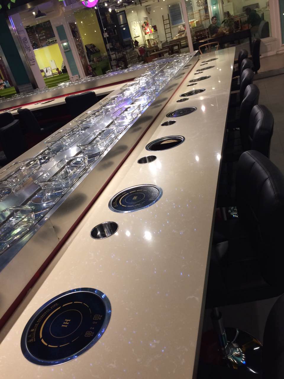 凱利翔回轉(zhuǎn)火鍋設(shè)備