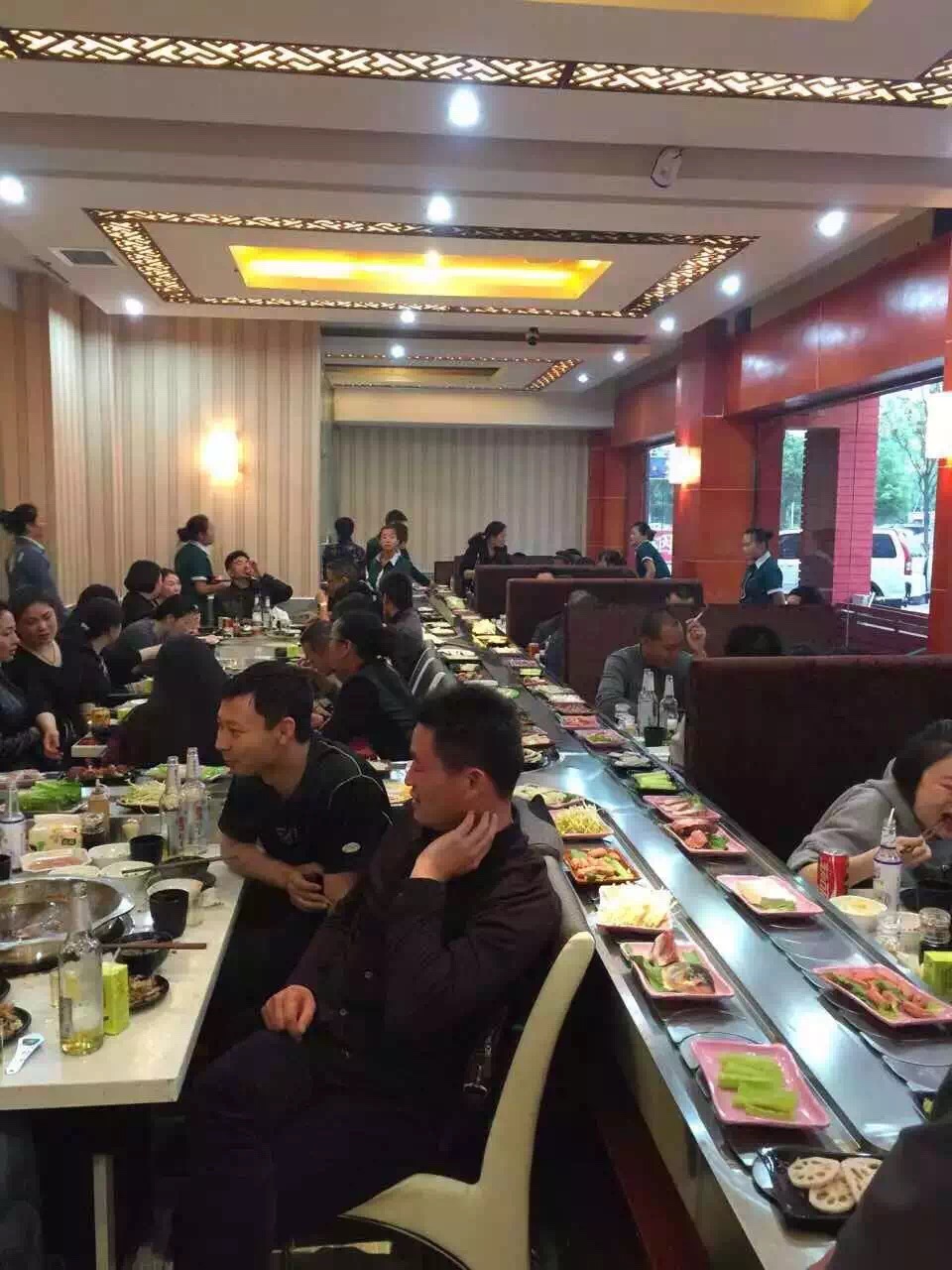 回轉(zhuǎn)自助火鍋設(shè)備 回轉(zhuǎn)自助火鍋設(shè)備